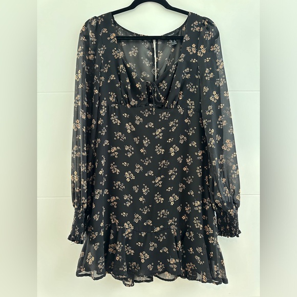 Forever 21 Black Floral Ruffle Hem Mini Dress with Sheer Sleeves fall chic M - Picture 8 of 13
